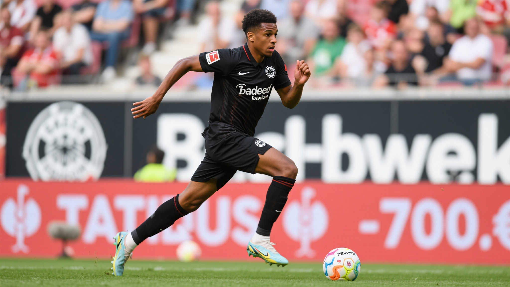 拜仁转会传闻:加克波身价7000万欧再度引关注 拜仁转会传闻:加克波身价7000万欧再度引关注